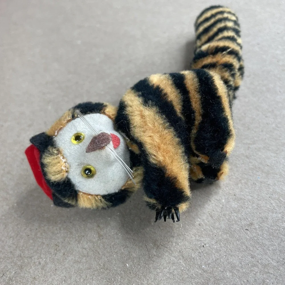 Vintage Tiger Pencil Hugger Clip On Wearing A‎ Red Santa Hat Plush 80s 90s